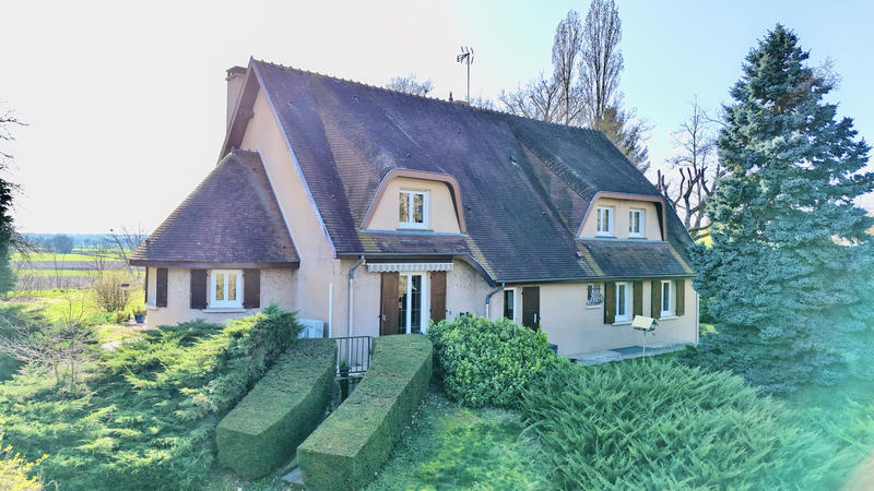 Maison - 205 m² - 8 pièces