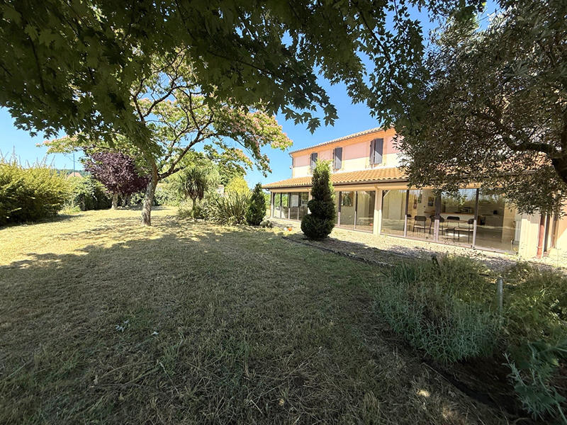 Maison - 180 m² - 7 pièces