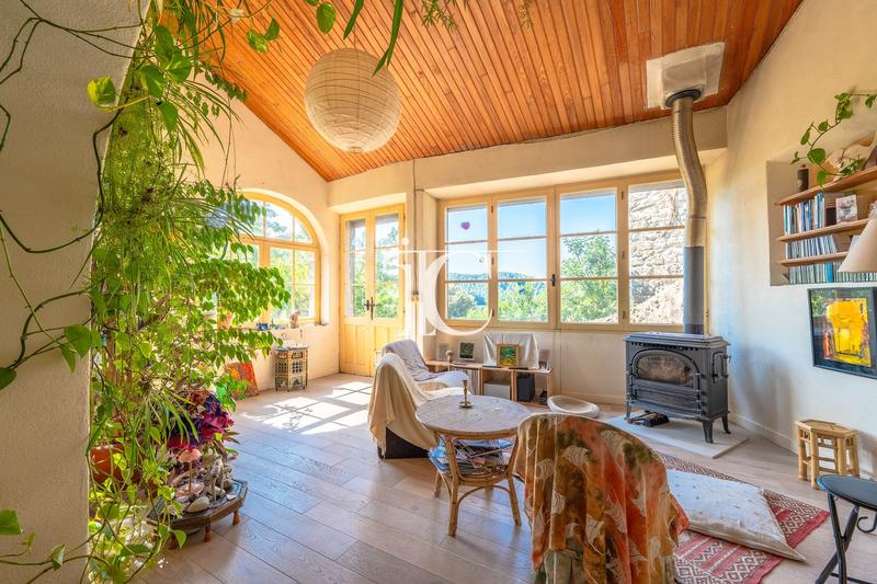 Maison en pierre - 130 m² - 6 pièces