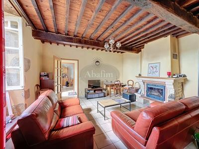 Maison - 210 m² - 8 pièces