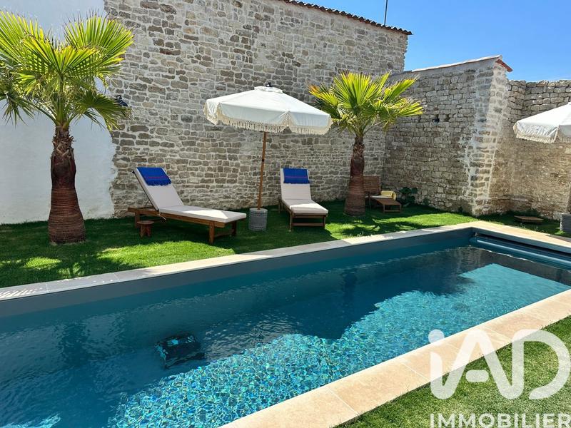 Maison - 230 m² - 7 pièces