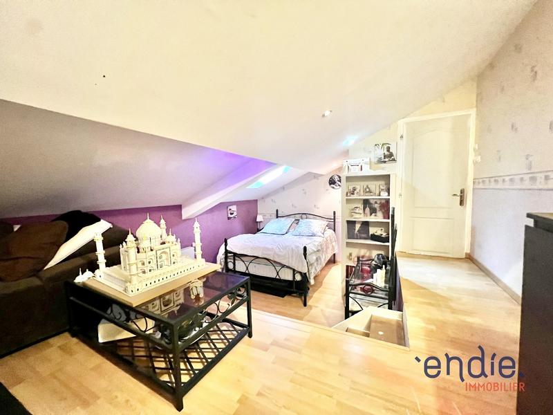 Maison - 372 m² - 12 pièces