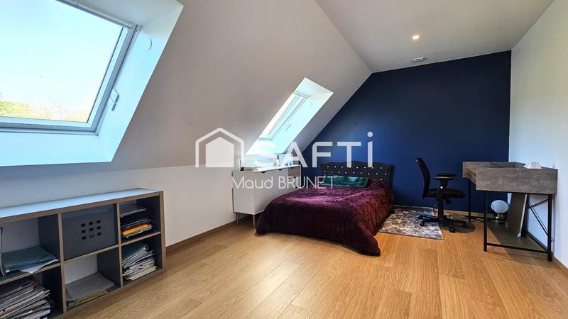 Maison - 360 m² - 9 pièces