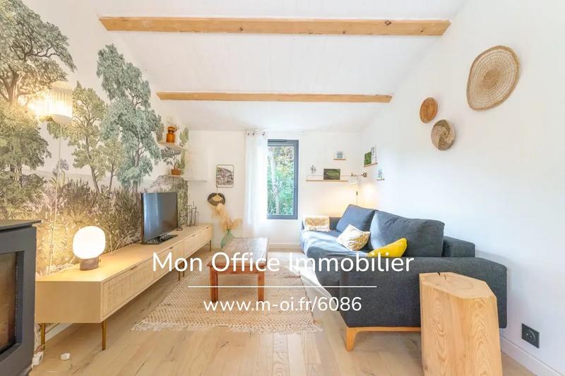 Maison - 230 m² - 8 pièces