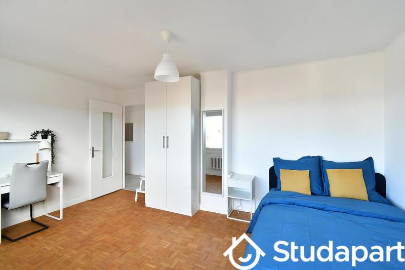 Chambre - 11 m² - 1 pièce