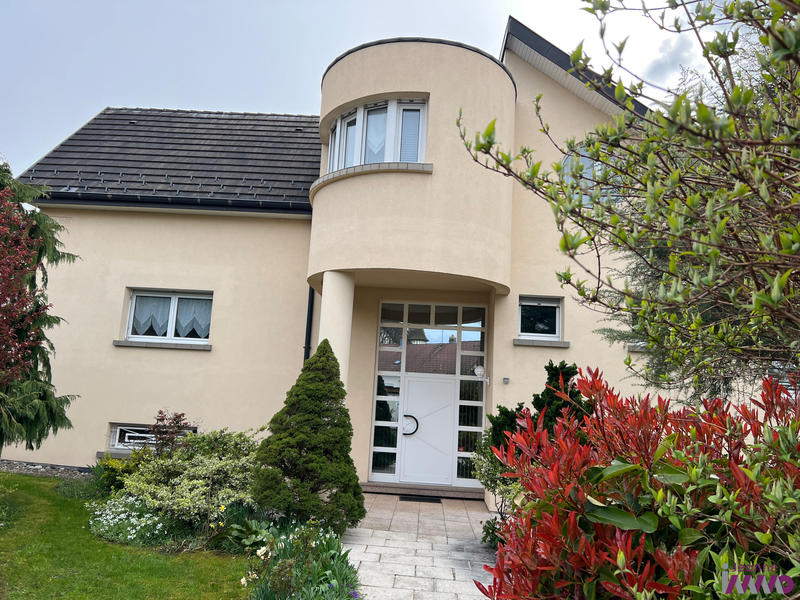 Maison contemporaine - 260 m² - 6 pièces