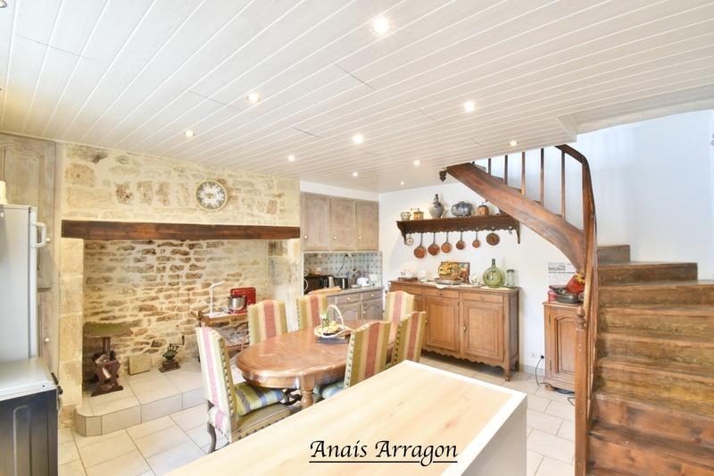 Maison en pierre - 80 m² - 3 pièces