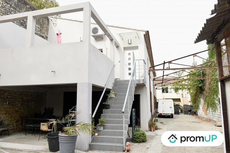 Maison - 365 m² - 6 pièces