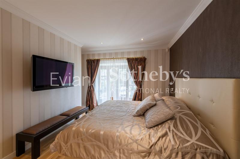 Appartement - 230 m² - 6 pièces