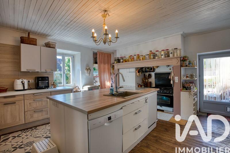 Maison - 230 m² - 7 pièces