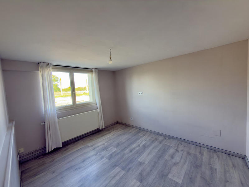 Maison - 205 m² - 9 pièces