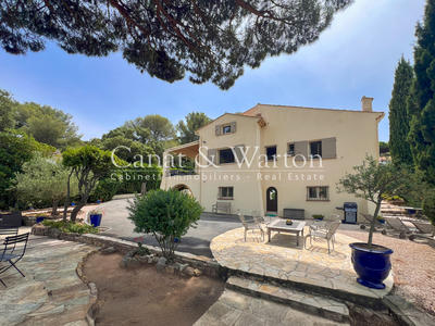 Villa - 170 m² - 6 pièces