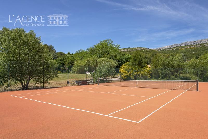 Maison - 296 m² - 8 pièces