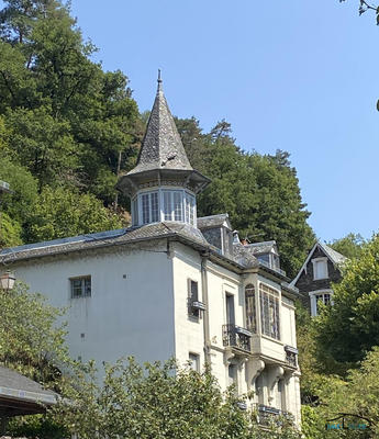 Maison - 180 m² - 10 pièces