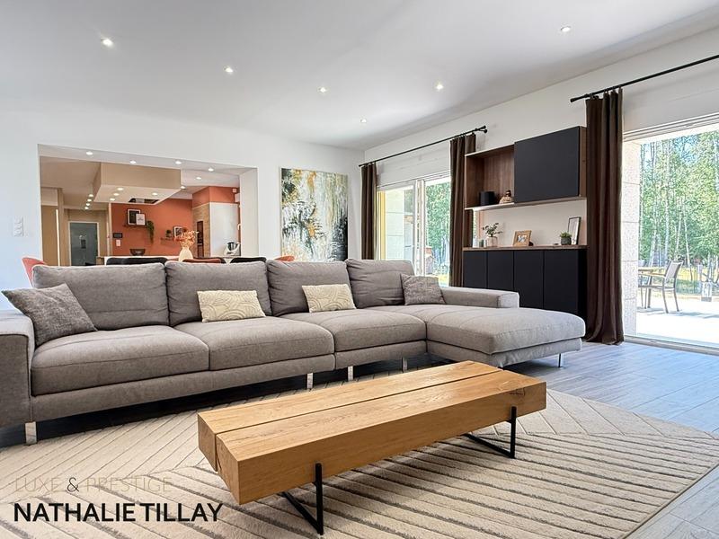 Maison - 260 m² - 7 pièces