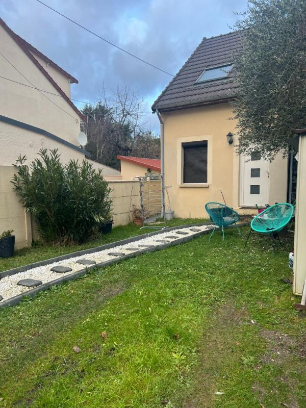 Maison - 90 m² - 4 pièces