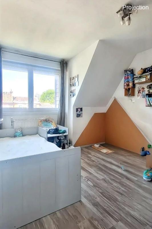 Maison - 91 m² - 4 pièces