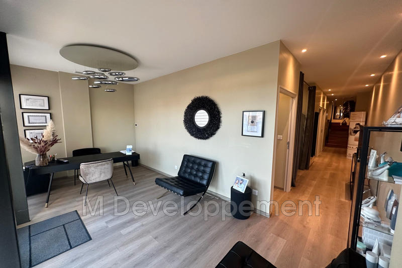 Local commercial - 105 m²