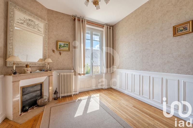 Maison - 248 m² - 9 pièces