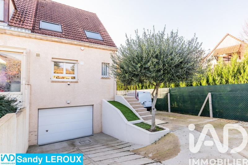 Maison - 90 m² - 5 pièces