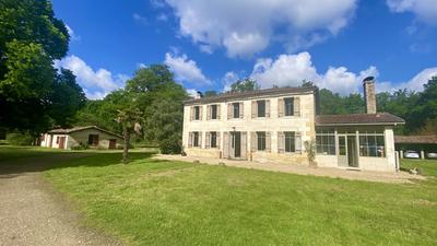 Maison - 350 m² - 7 pièces