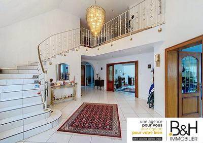 Villa - 272 m² - 6 pièces