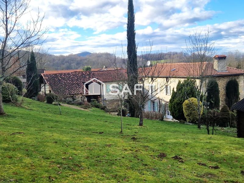 Maison - 300 m² - 9 pièces