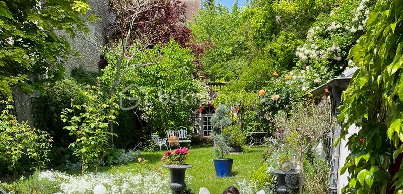 Demeure - 180 m² - 9 pièces