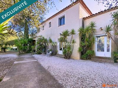 Maison - 248 m² - 10 pièces