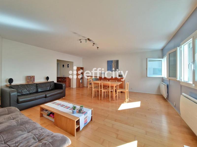 Appartement - 81 m² - 3 pièces