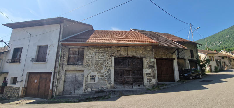 Maison de village - 200 m² - 1 pièce