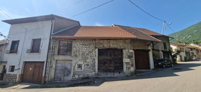 Maison de village - 200 m² - 1 pièce