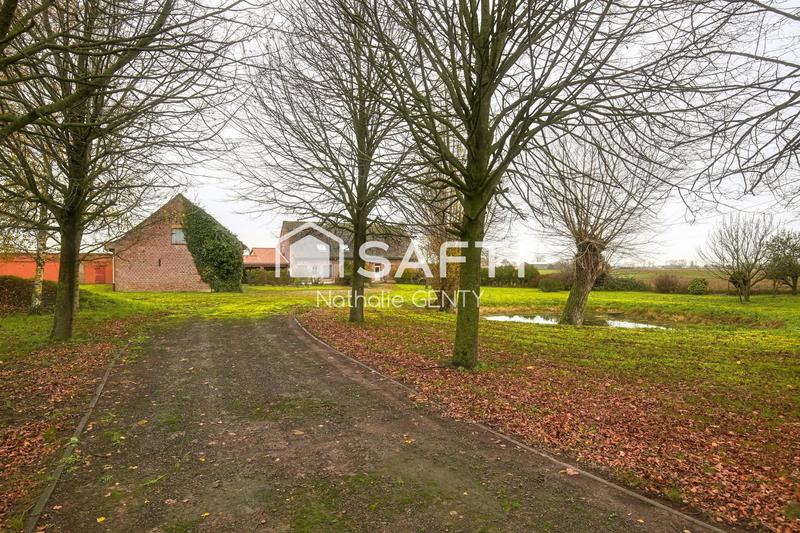 Maison - 328 m² - 9 pièces