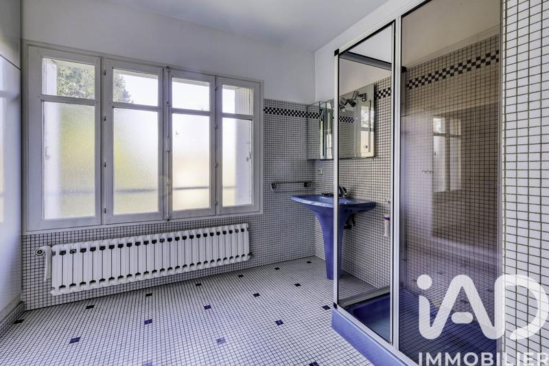 Maison - 227 m² - 10 pièces
