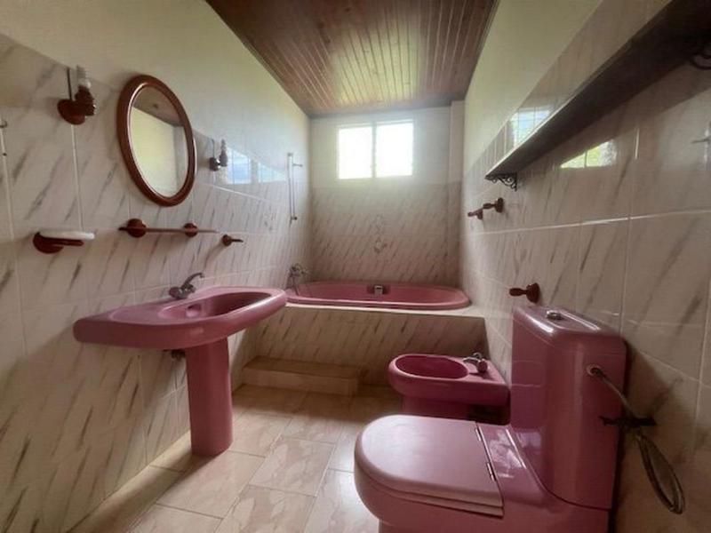 Maison - 438 m² - 11 pièces