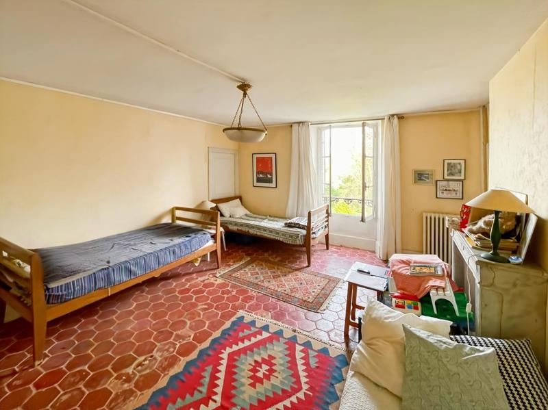 Maison - 301 m² - 11 pièces