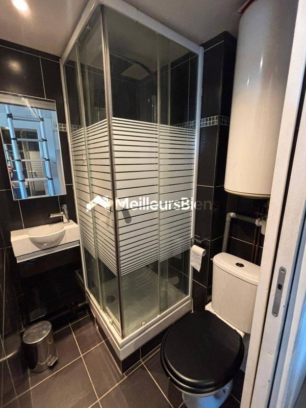 Studio - 9 m² - 1 pièce