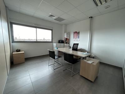 Bureau - 900 m²