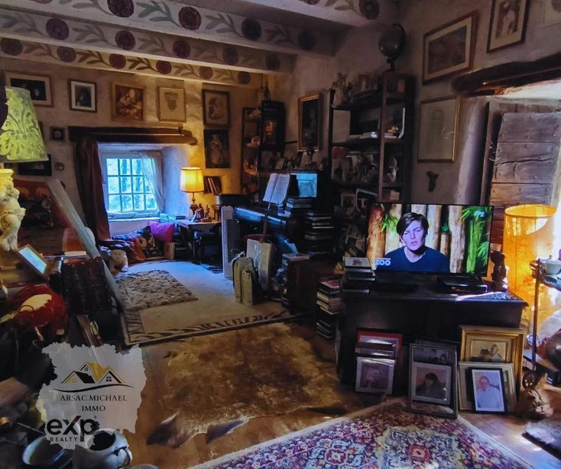 Maison - 556 m² - 15 pièces