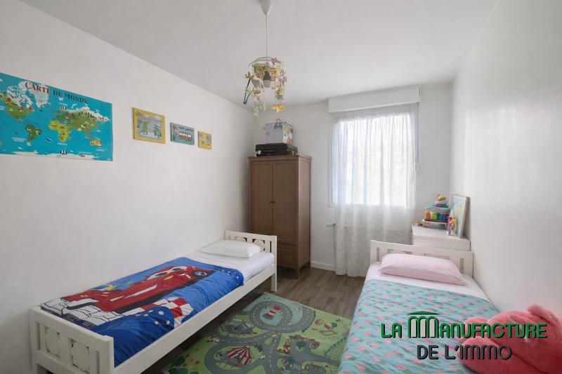 Appartement - 80 m² - 4 pièces