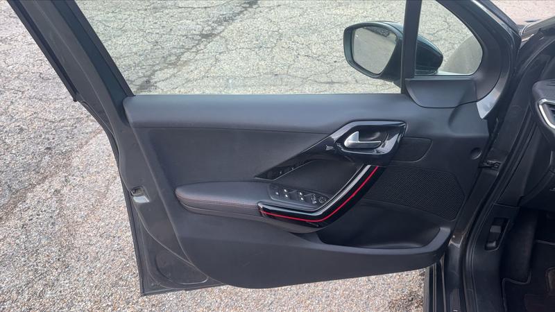 Peugeot 208 1.6 Bluehdi 100 Gt Line