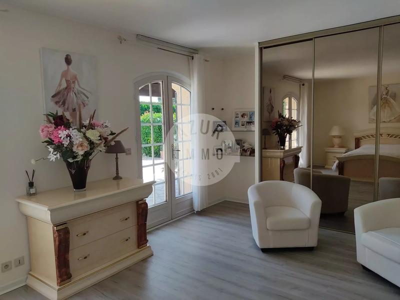 Maison - 160 m² - 5 pièces