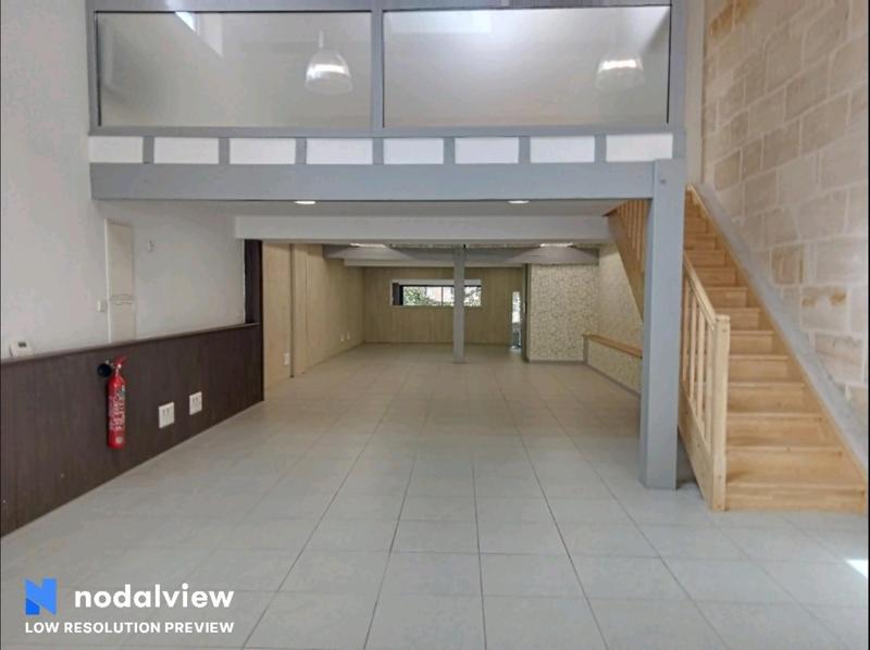 Bureau - 160 m² - 4 pièces