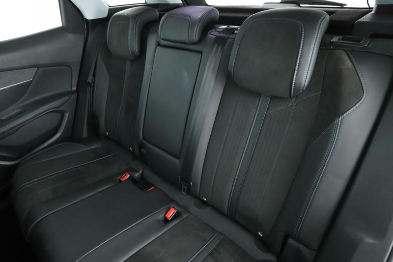 Peugeot 3008 1.5 Blue-HDi Crossway Eat8 130 ch