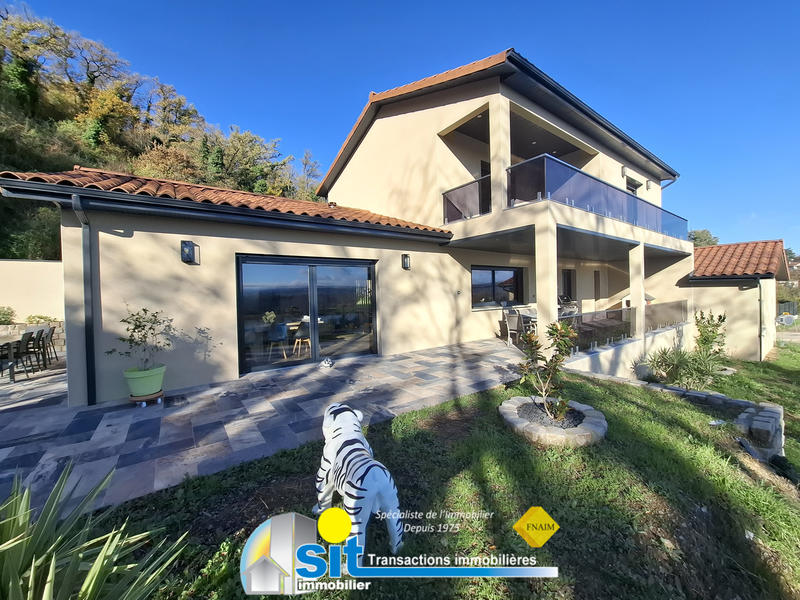 Villa - 200 m² - 7 pièces