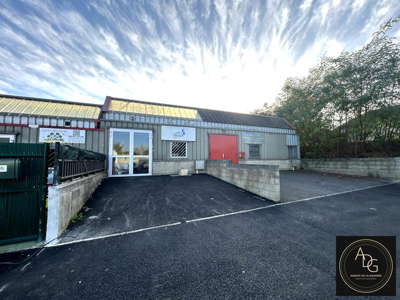 Local commercial - 120 m² - 3 pièces