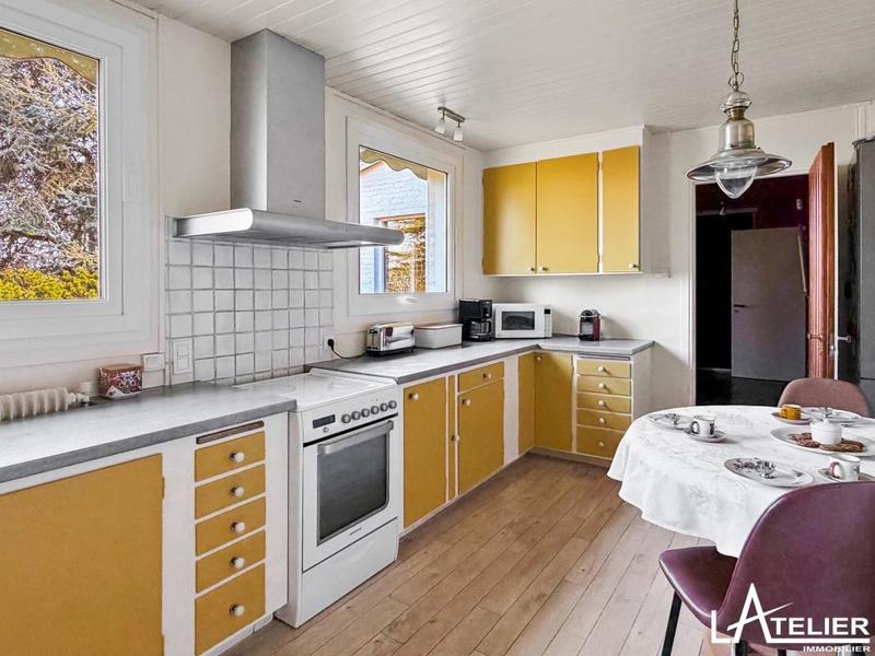 Maison - 209 m² - 8 pièces