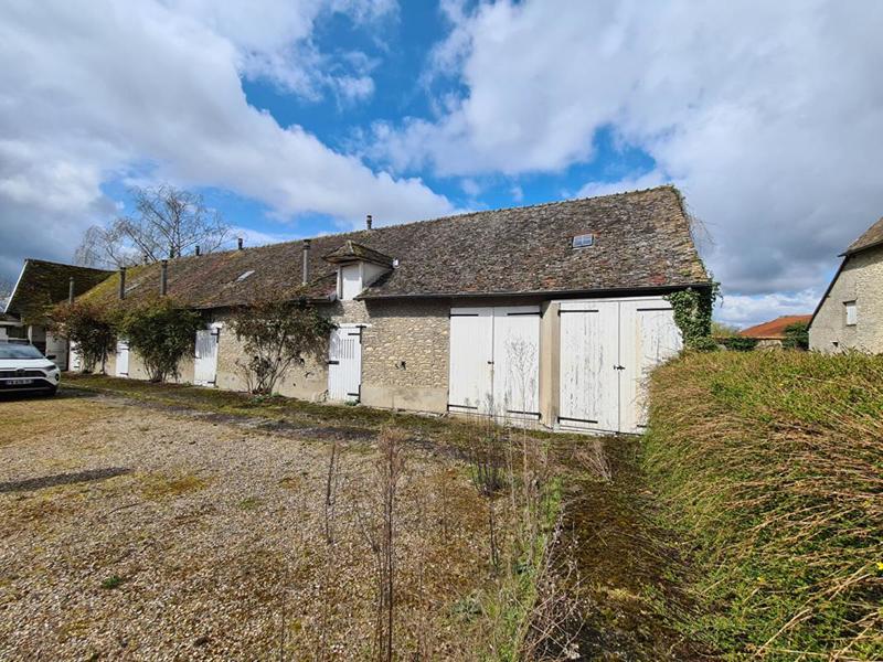 Grange - 300 m² - 2 pièces