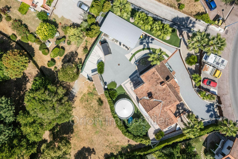 Maison - 215 m² - 6 pièces