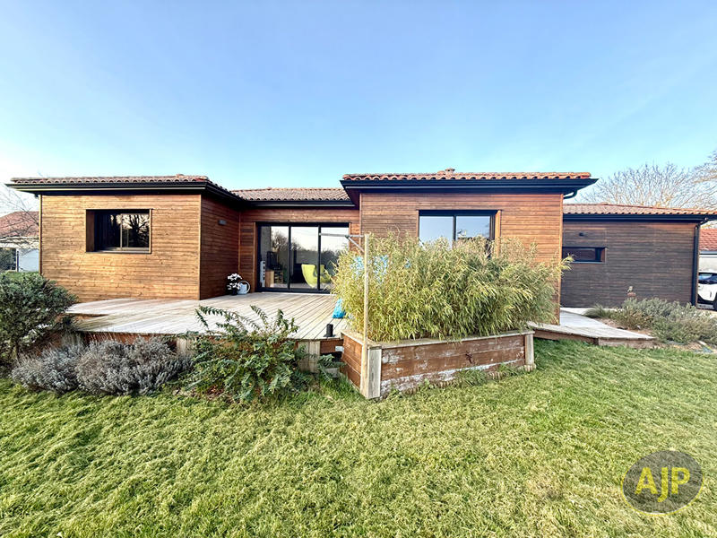 Maison - 97 m² - 5 pièces